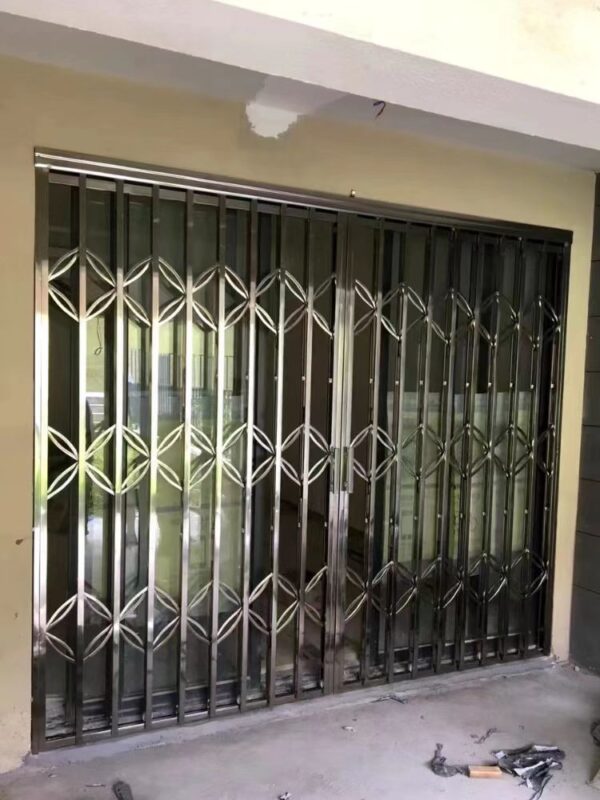 Aluminum alloy left and right sliding windows with anti-theft nets